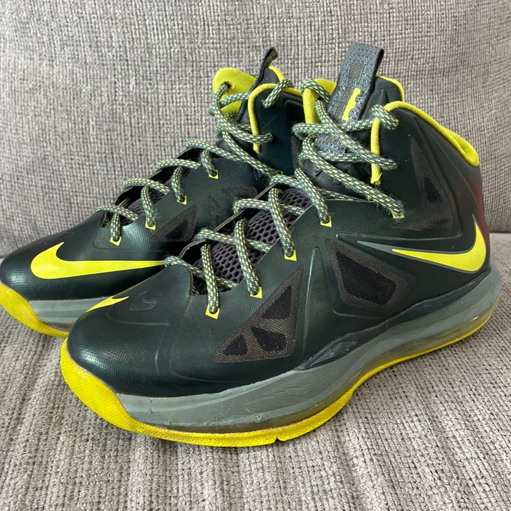 LeBron 10 Dunkmam sneaker in youth size 6
